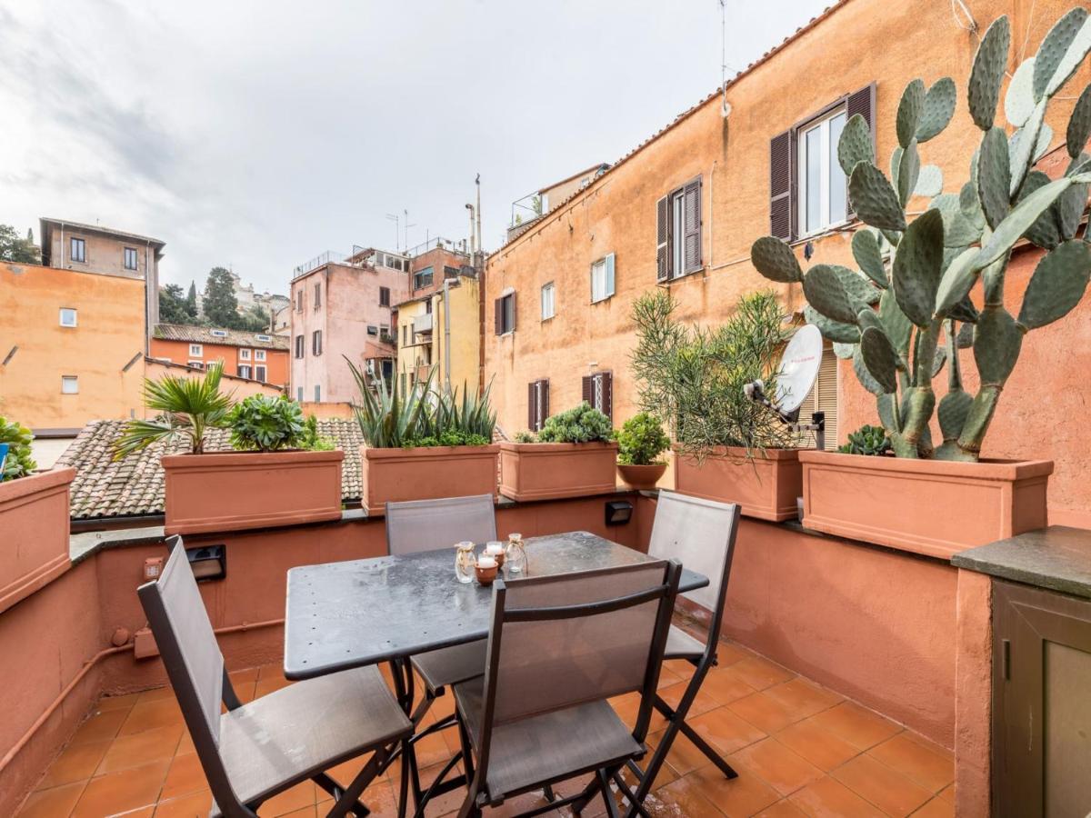 The Best Rent - Stylish Apartment In Trastevere District Rome Bagian luar foto